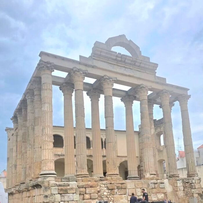 Vista del Templo de Diana en Mérida, monumento romano declarado Patrimonio de la Humanidad